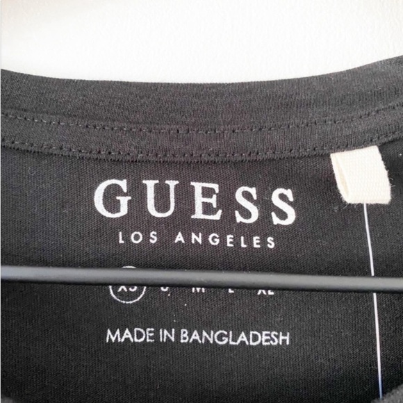 GUESS Anika Red Lips Short Sleeve Tee Shirt NEW - Picture 4 of 4